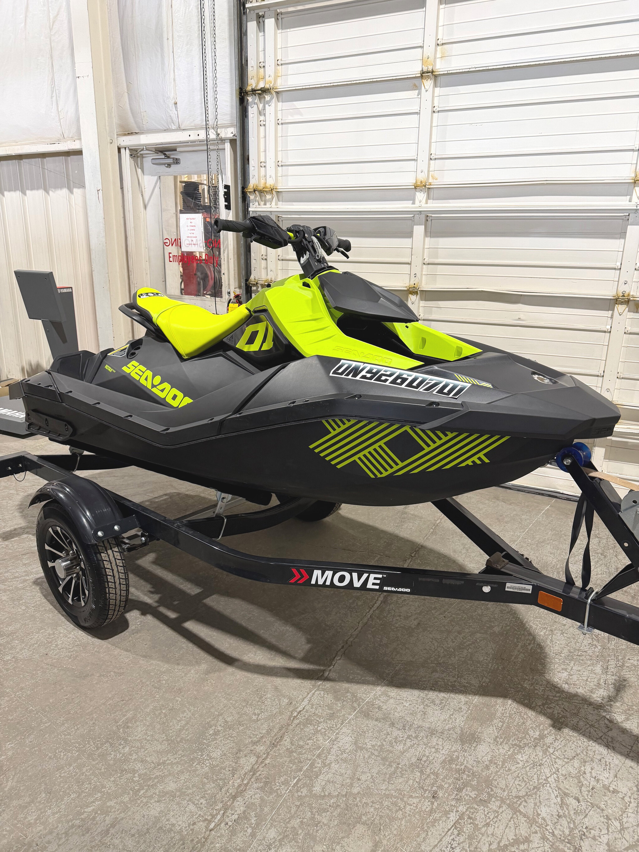 2023 SEADOO SPARK TRIXX 2UP ONLY 11 HRS! W/TRAILER.