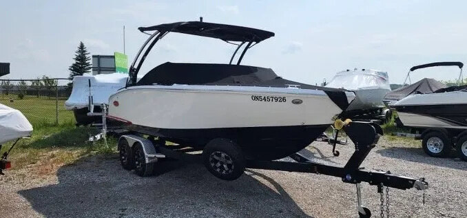 2017 COBALT CS23 ONLY 50HRS!