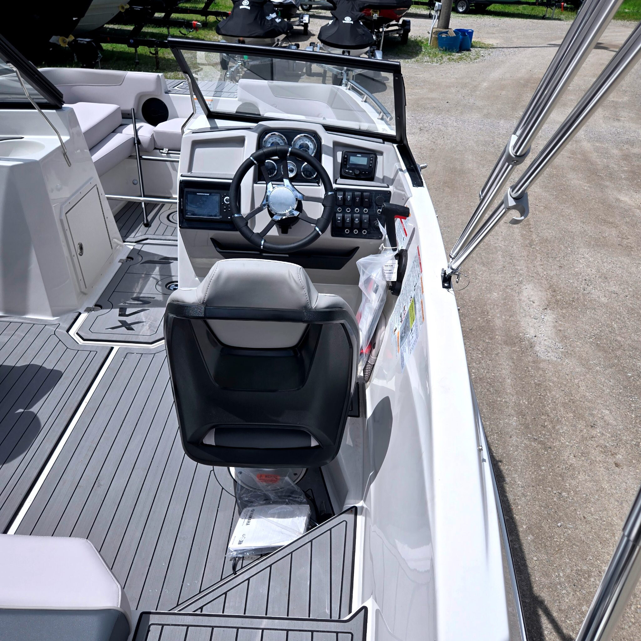2026 STARCRAFT SVX 190 OB WITH YAMAHA 150HP & MATCHING TRAILER