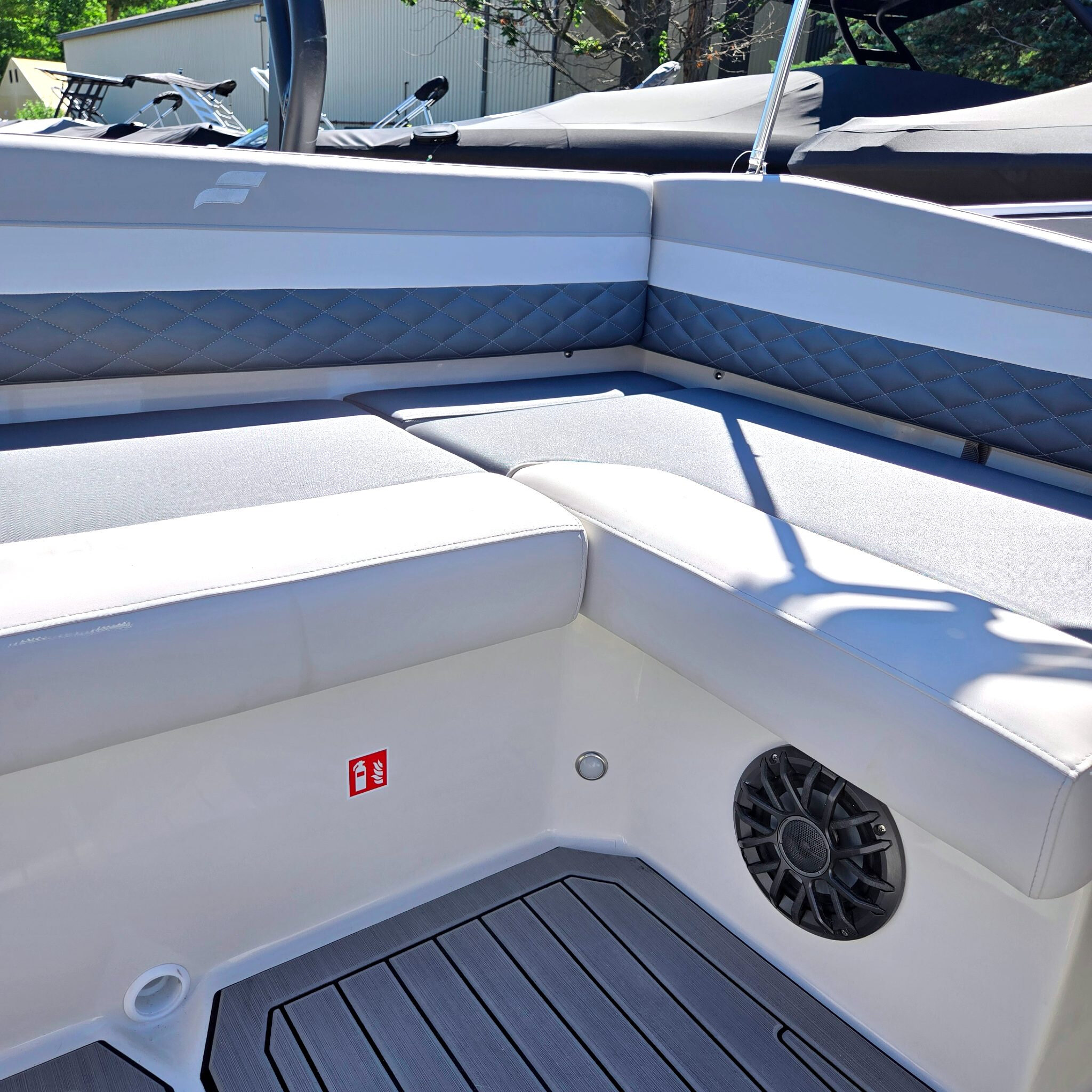 2027 STARCRAFT SVX 190 OB