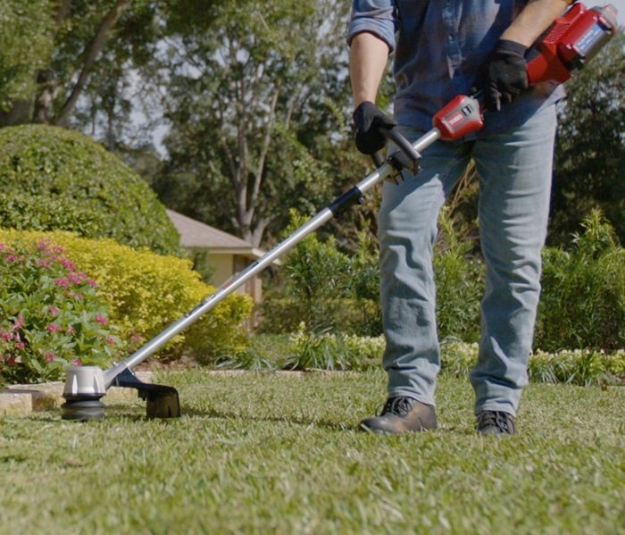 Toro 60V MAX* 14 (35.56 cm) / 16 (40.64 cm) Brushless String Trimmer (51830)