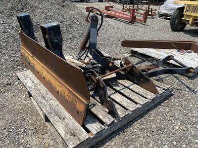 USED JOHN DEERE FRONT BLADE