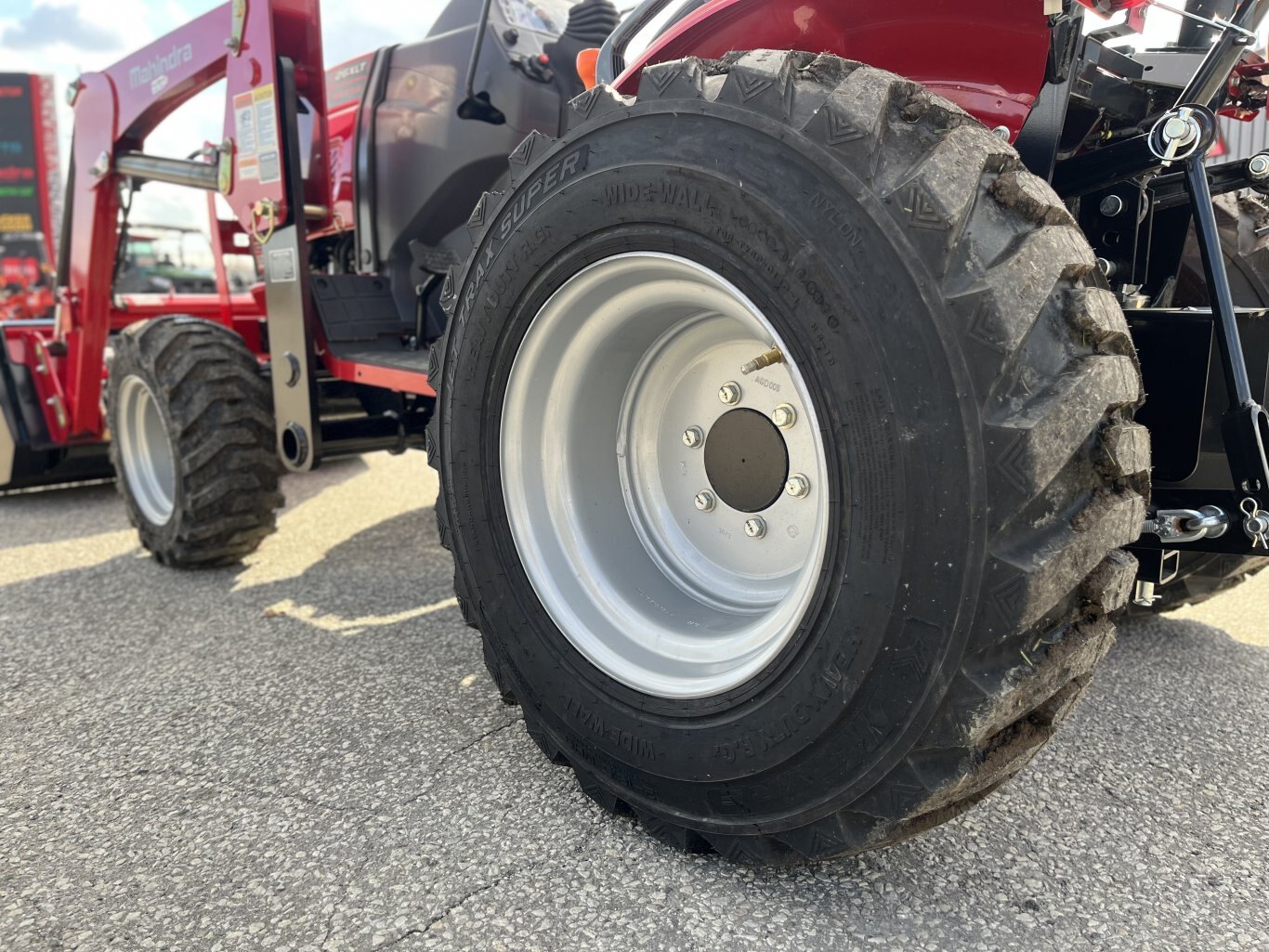 2023 Mahindra Max 26 XLT HST 4WD Tractor Compact with Loader