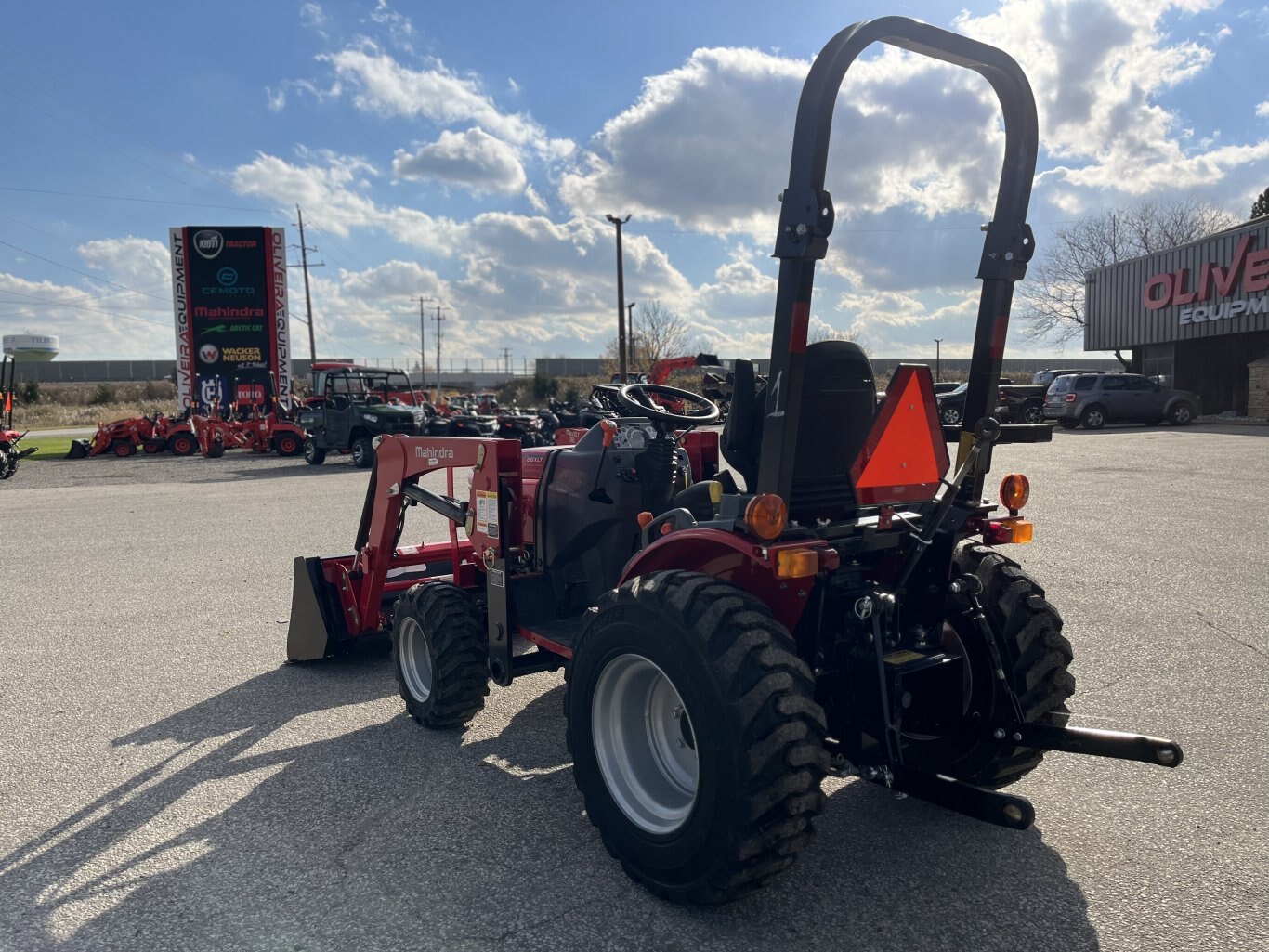 2023 Mahindra Max 26 XLT HST 4WD Tractor Compact with Loader