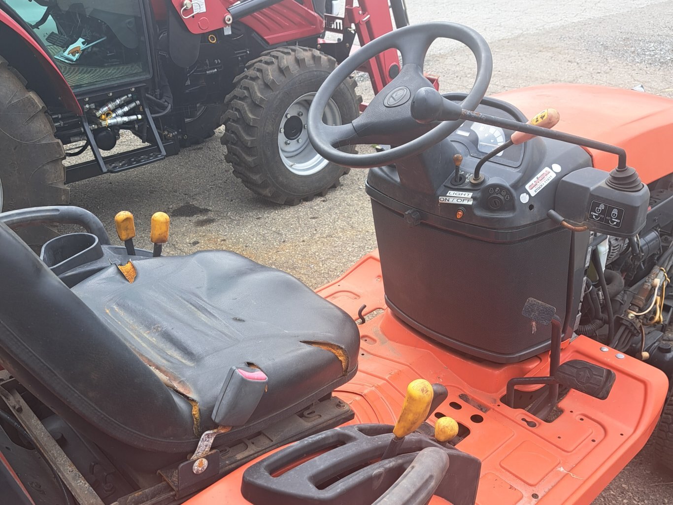 2011 KUBOTA 4WD UTILITY TRACTOR BX2360