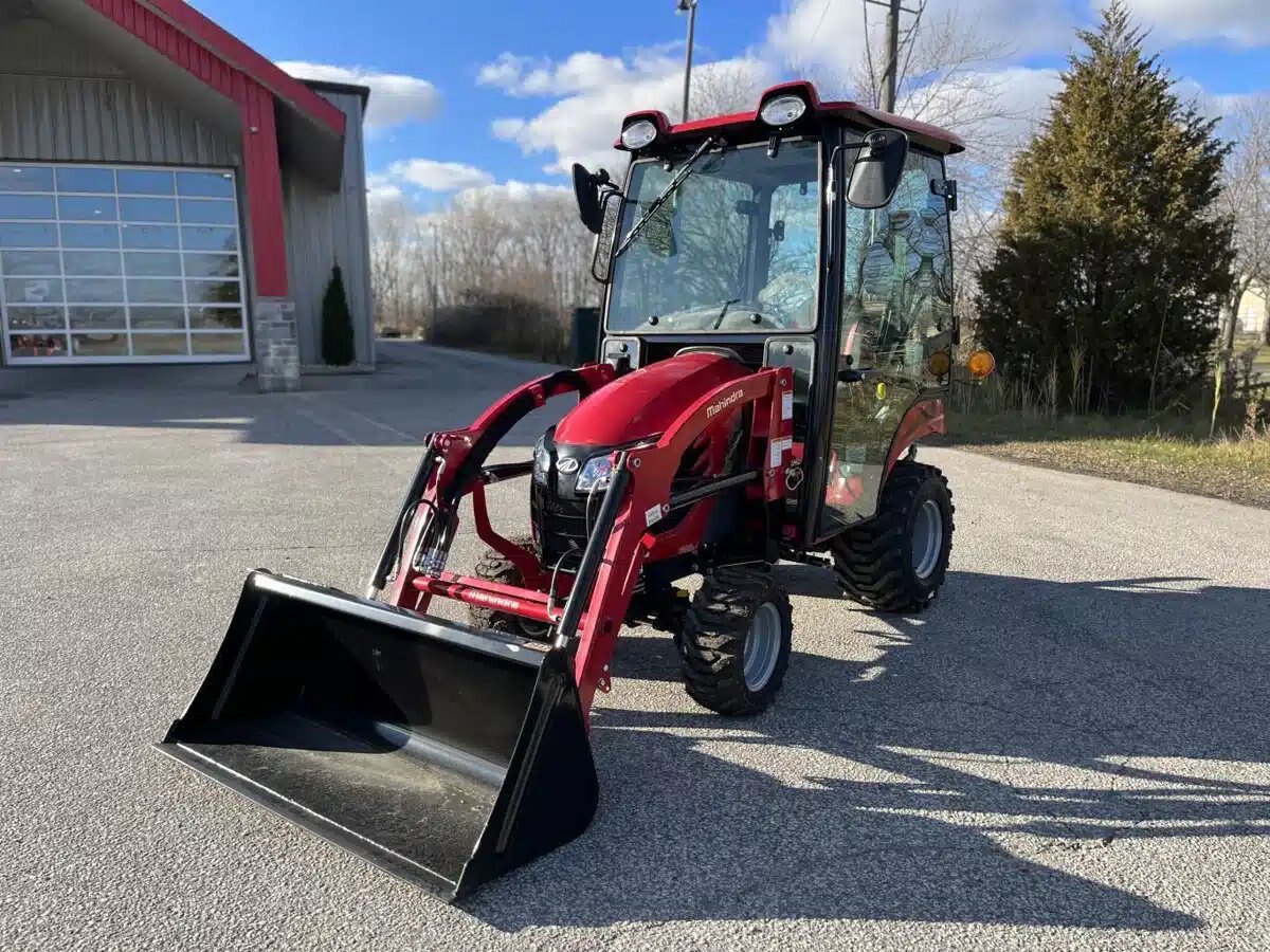 2023 MAHINDRA EMAX20S H CAB INDUSTRIAL TIRES W/LOADER