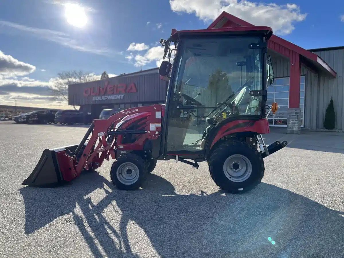 2023 MAHINDRA EMAX20S H CAB INDUSTRIAL TIRES W/LOADER