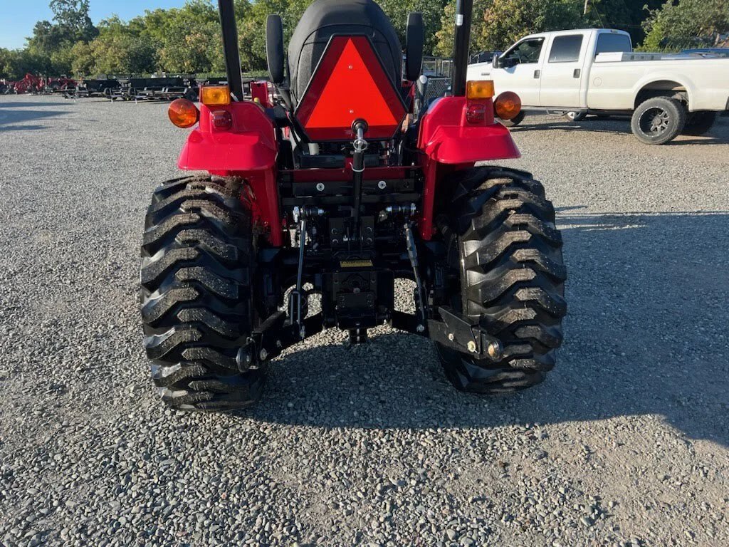 2023 MAHINDRA TR 1635 HST W/CAB W/IND TIRES & LDR