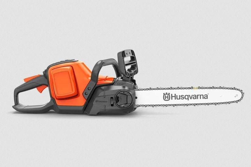 HUSQVARNA Power Axe 350i with battery charger