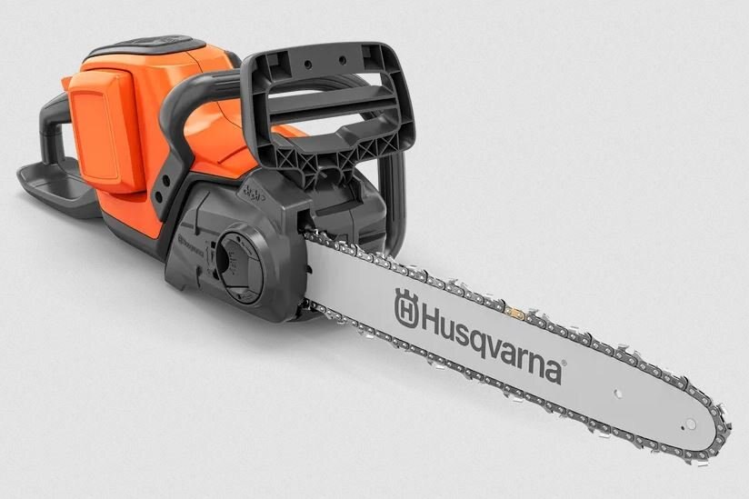 HUSQVARNA Power Axe 350i with battery charger