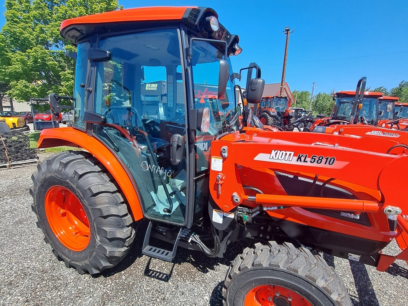 2024 MAHINDRA EMAX20S H IND TIRES W/LOADER