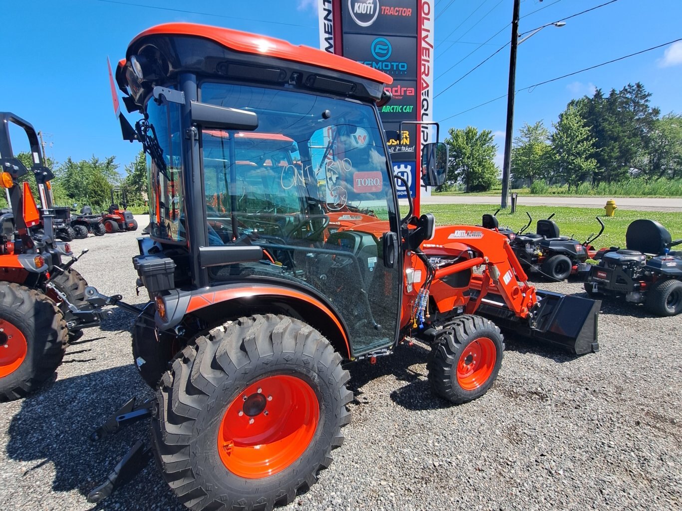 2024 KIOTI CX2510 HST W/ CAB & LOADER VALVE