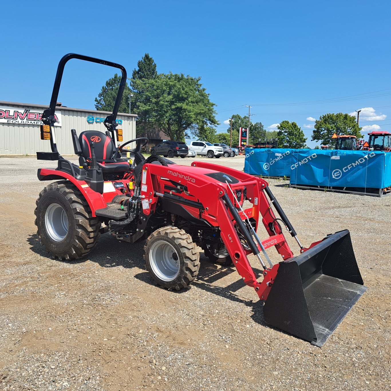 2024 MAHINDRA TR 2126 HST W/IND TIRES LDR