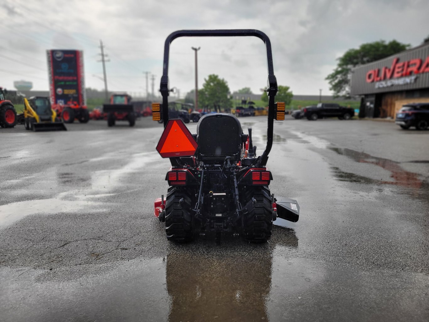 2025 Mahindra 1120 20hp Tractor W/Loader, Mower