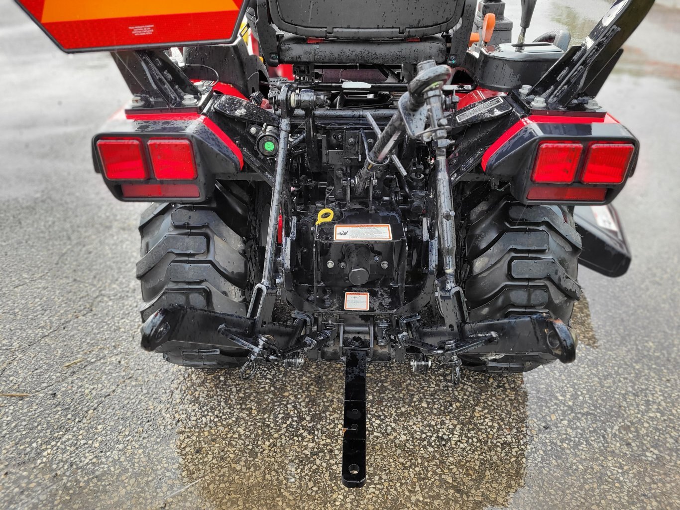 2025 Mahindra 1120 20hp Tractor W/Loader, Mower