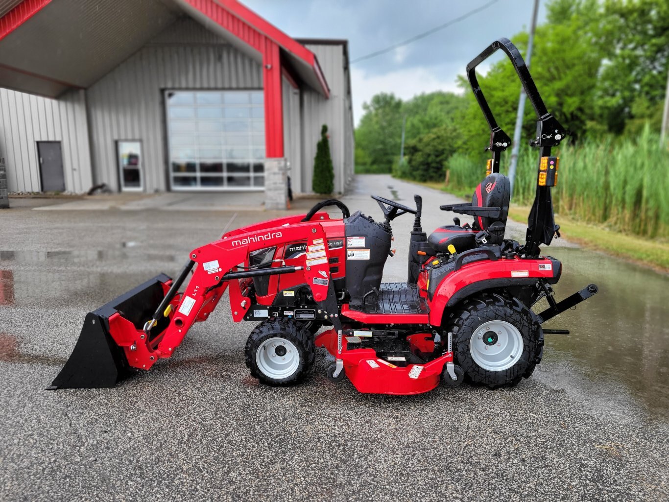 2025 Mahindra 1120 20hp Tractor W/Loader, Mower