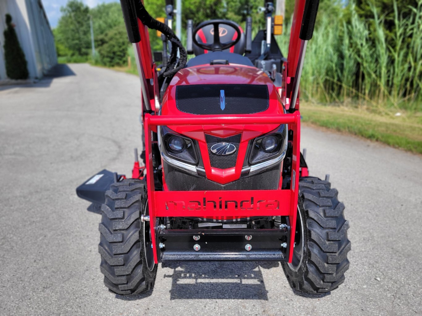 2025 MAHINDRA 2123 23hp TRACTOR W/LOADER & MOWER