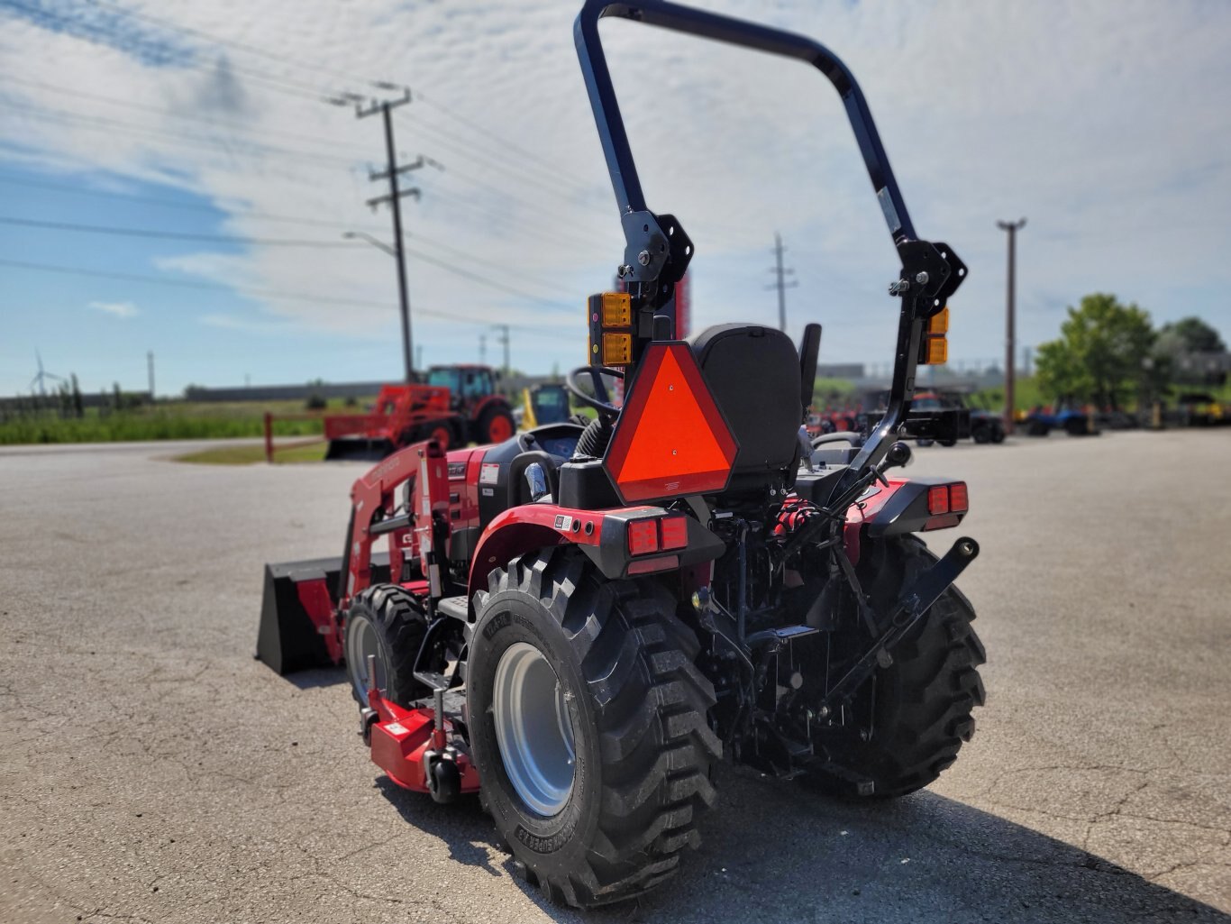 2025 MAHINDRA 2123 23hp TRACTOR W/LOADER & MOWER