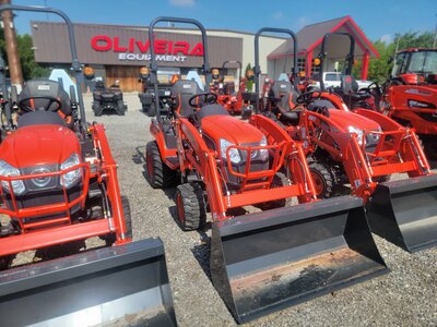 CS2220 TRACTOR & LOADER