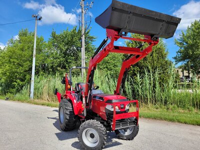 2025 Mahindra 1626 26hp w Loader & Backhoe