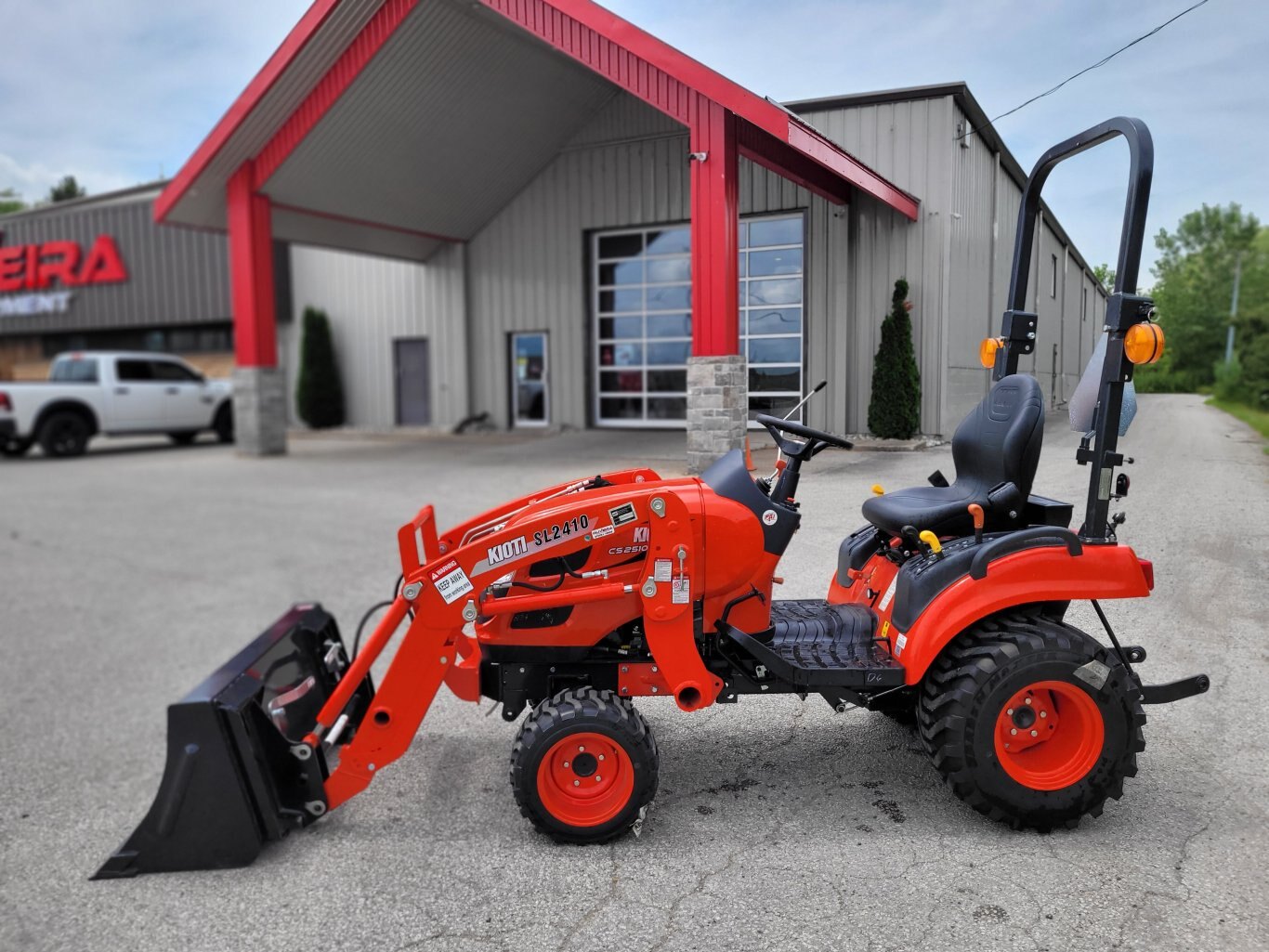 2025 Kioti CS2510 W/ ldr