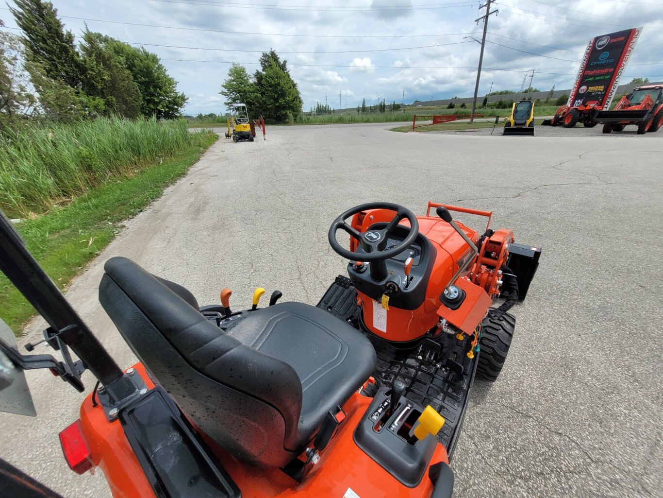 2025 Kioti CS2510 W/ ldr