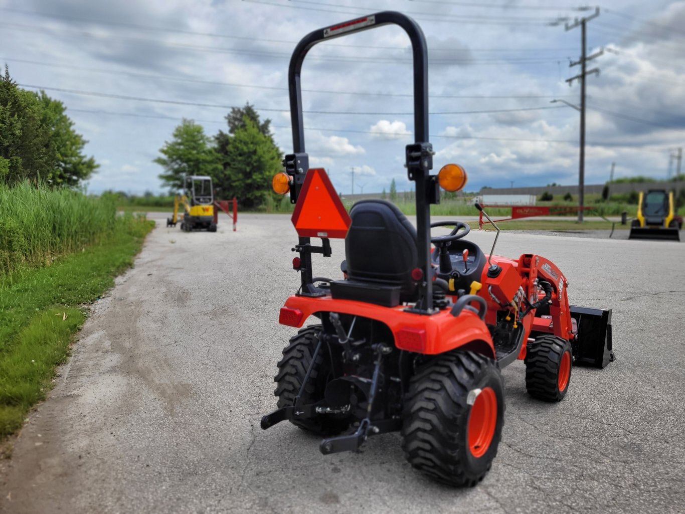 2025 Kioti CS2510 W/ ldr