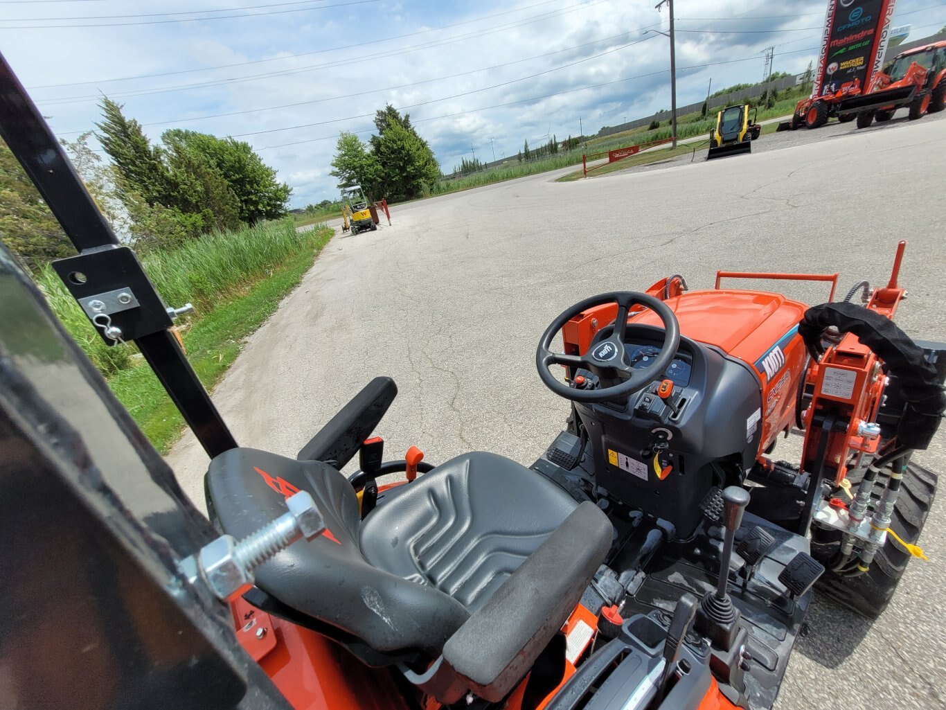 2025 Kioti CX2510 25hp w ldr