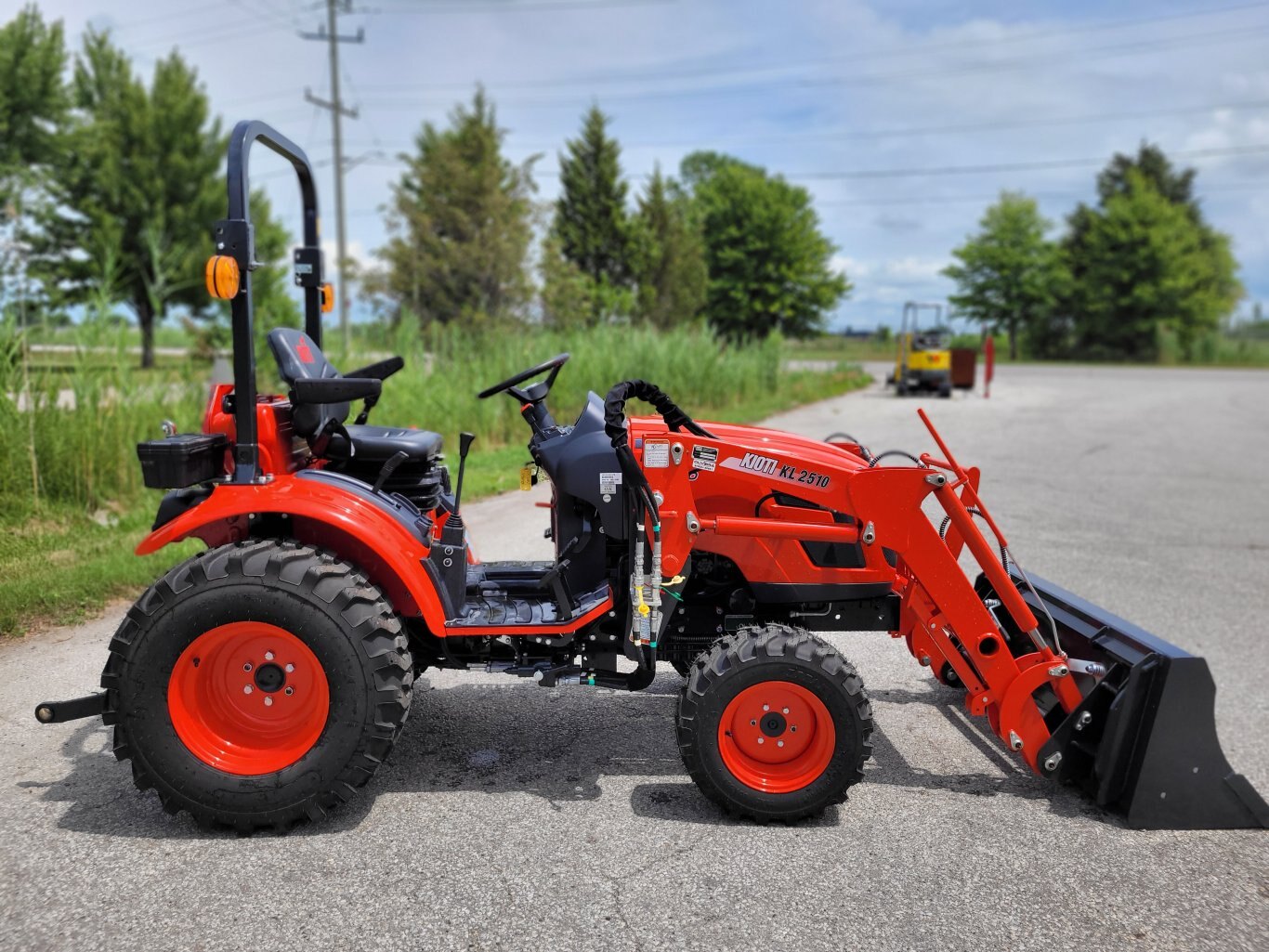 2025 Kioti CX2510 25hp w ldr