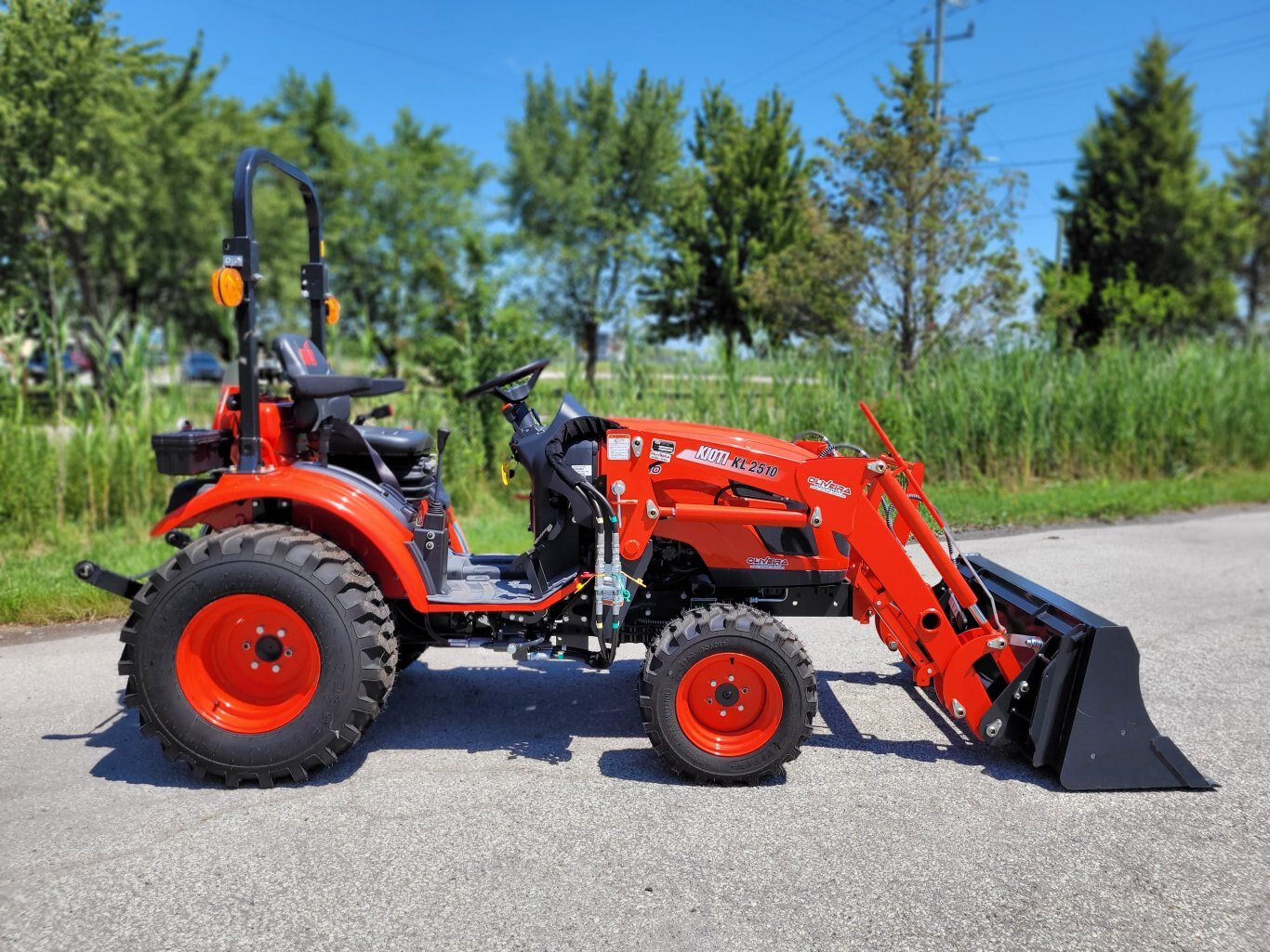 2025 Kioti CX2510 25hp w ldr