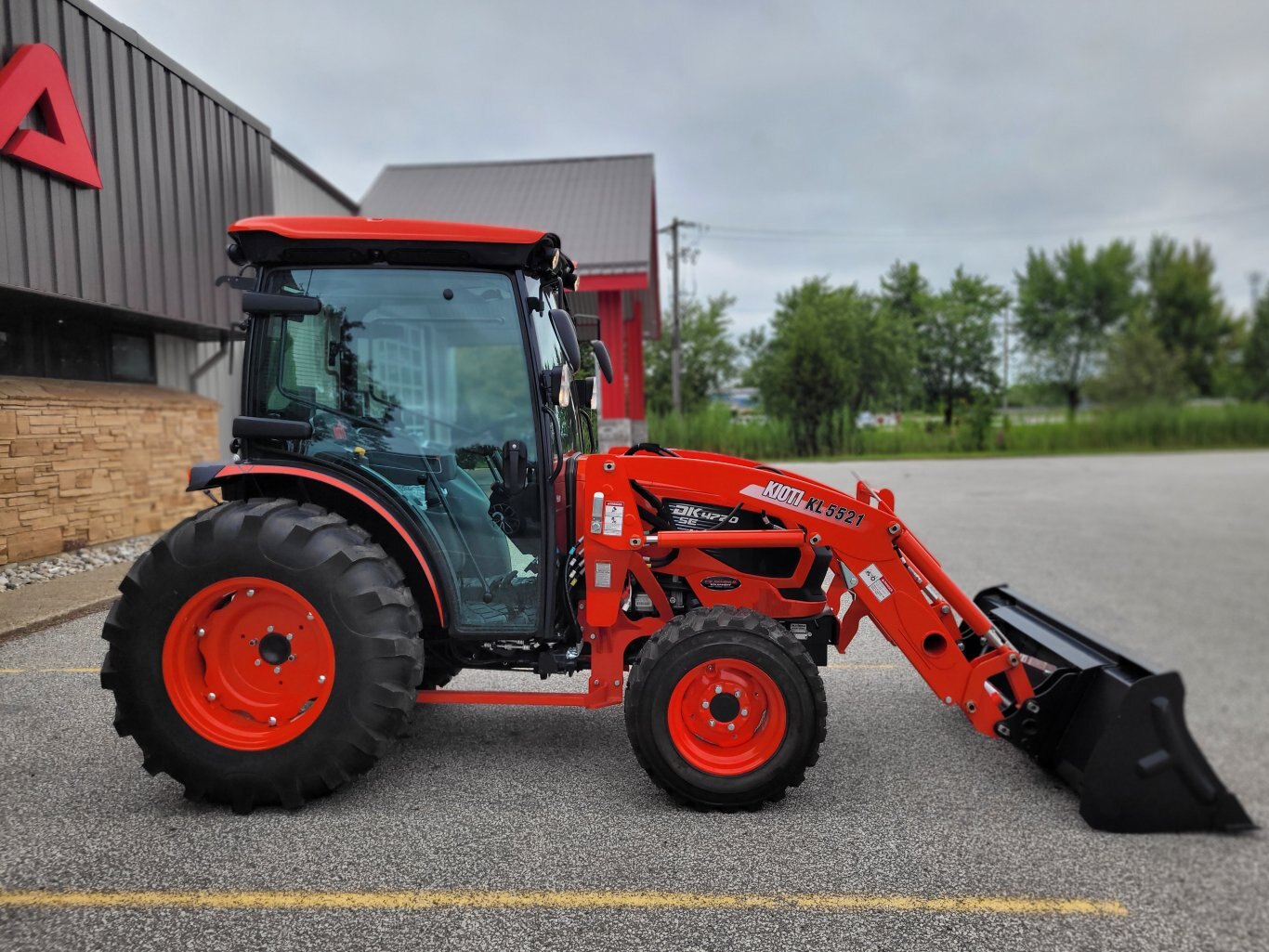 2025 Kioti DK4720SE HST Cab