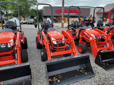 Kioti CS2220 Tractor with Loader