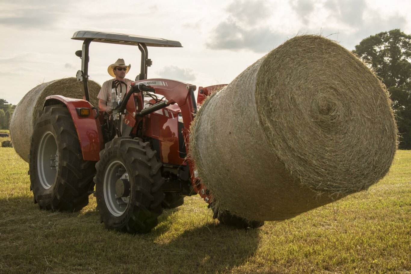 Massey Ferguson MF 4709 CAB Series Utility Tractors