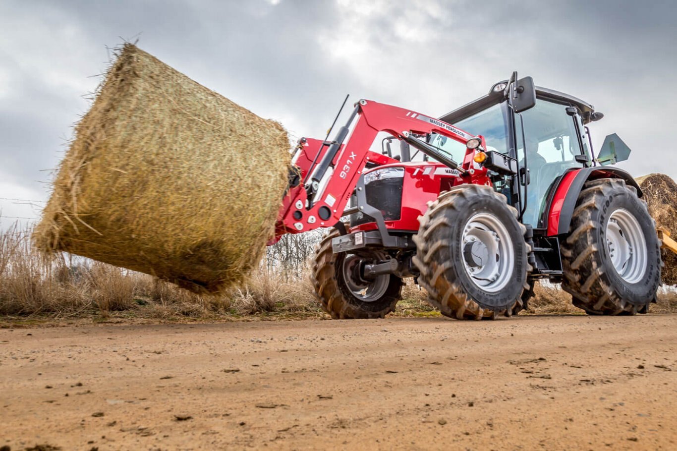 Massey Ferguson MF 4709 CAB Series Utility Tractors