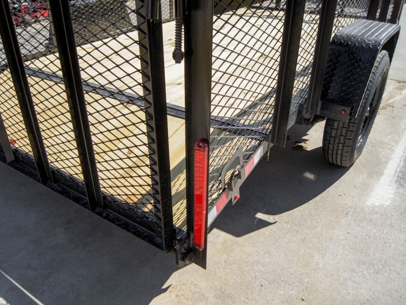 GORILLA TRAILER UTILITY 6'.4 X 12', 2' MESH SIDES, 3500# AXLES