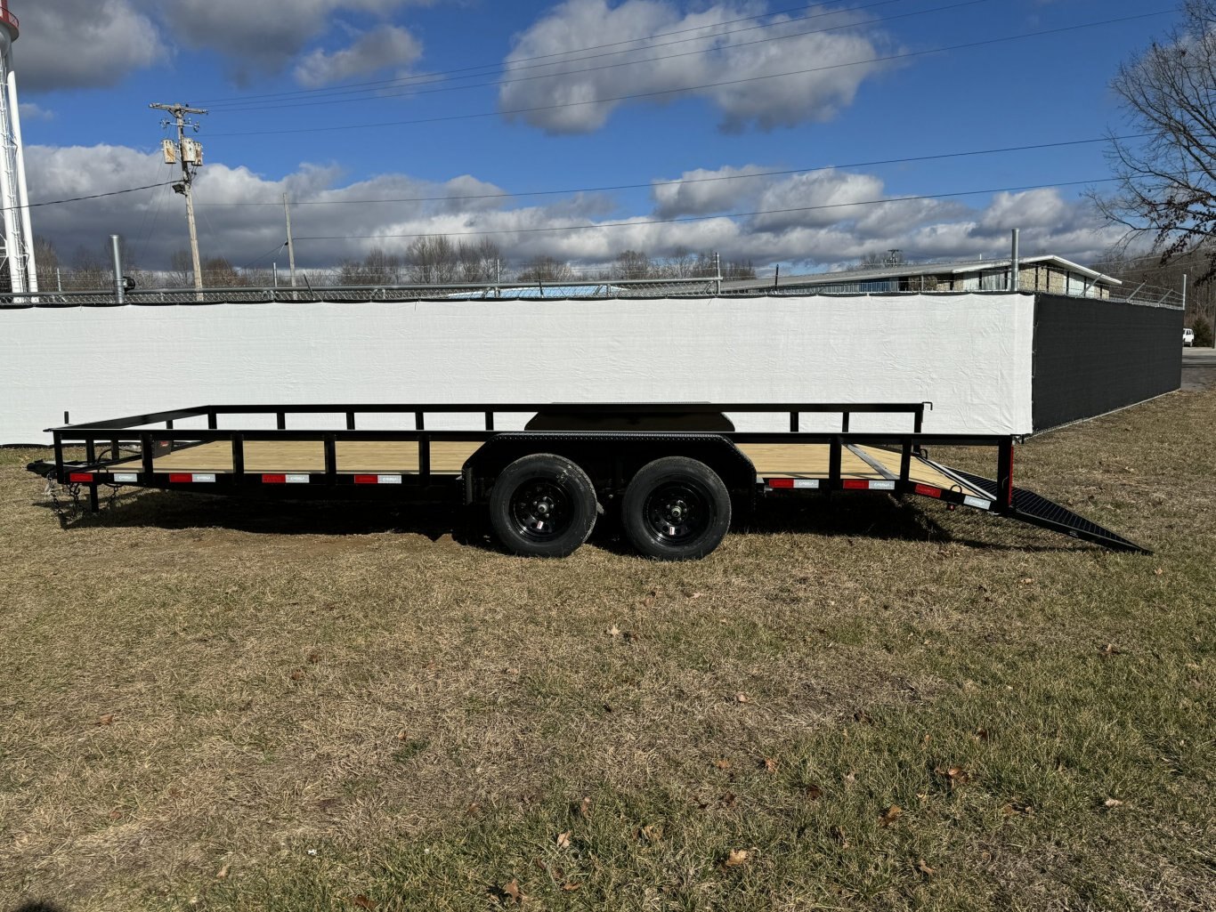 GORILLA TRAILER UTILITY 7' X 20' TANDEM AXLE, 3500#, DOVETAIL, GATE