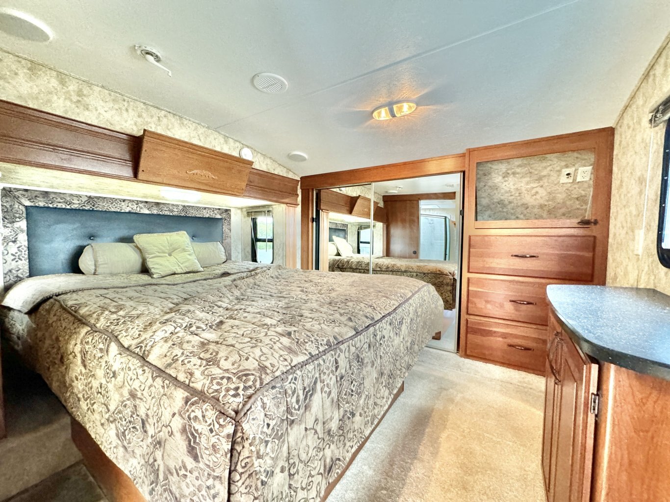 2012 Cougar 299RKS Fifth Wheel