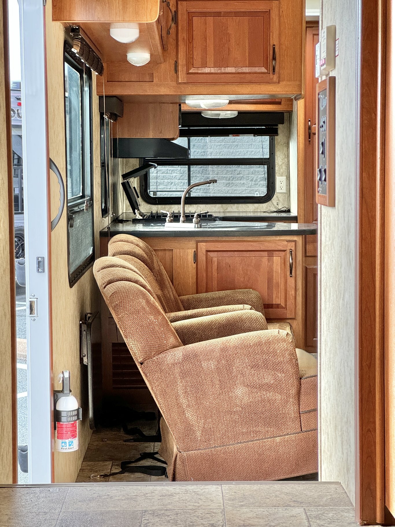 2012 Cougar 299RKS Fifth Wheel