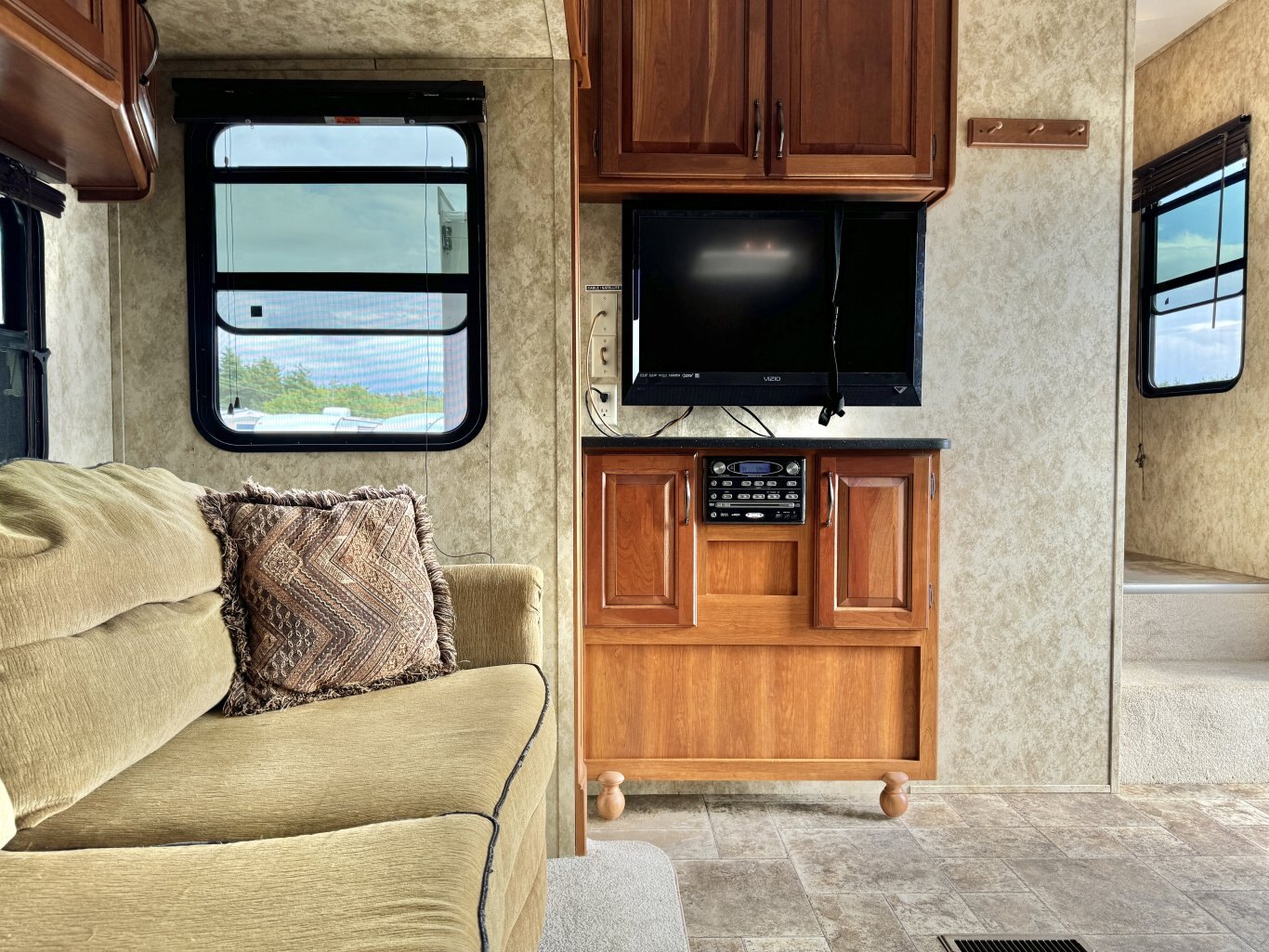 2012 Cougar 299RKS Fifth Wheel