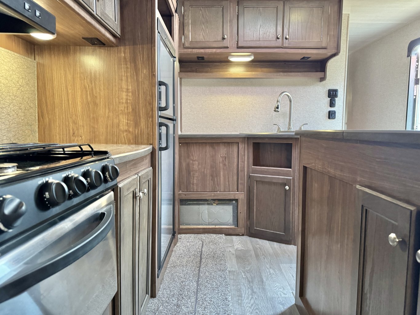 2018 Prowler 30P RLS Travel Trailer