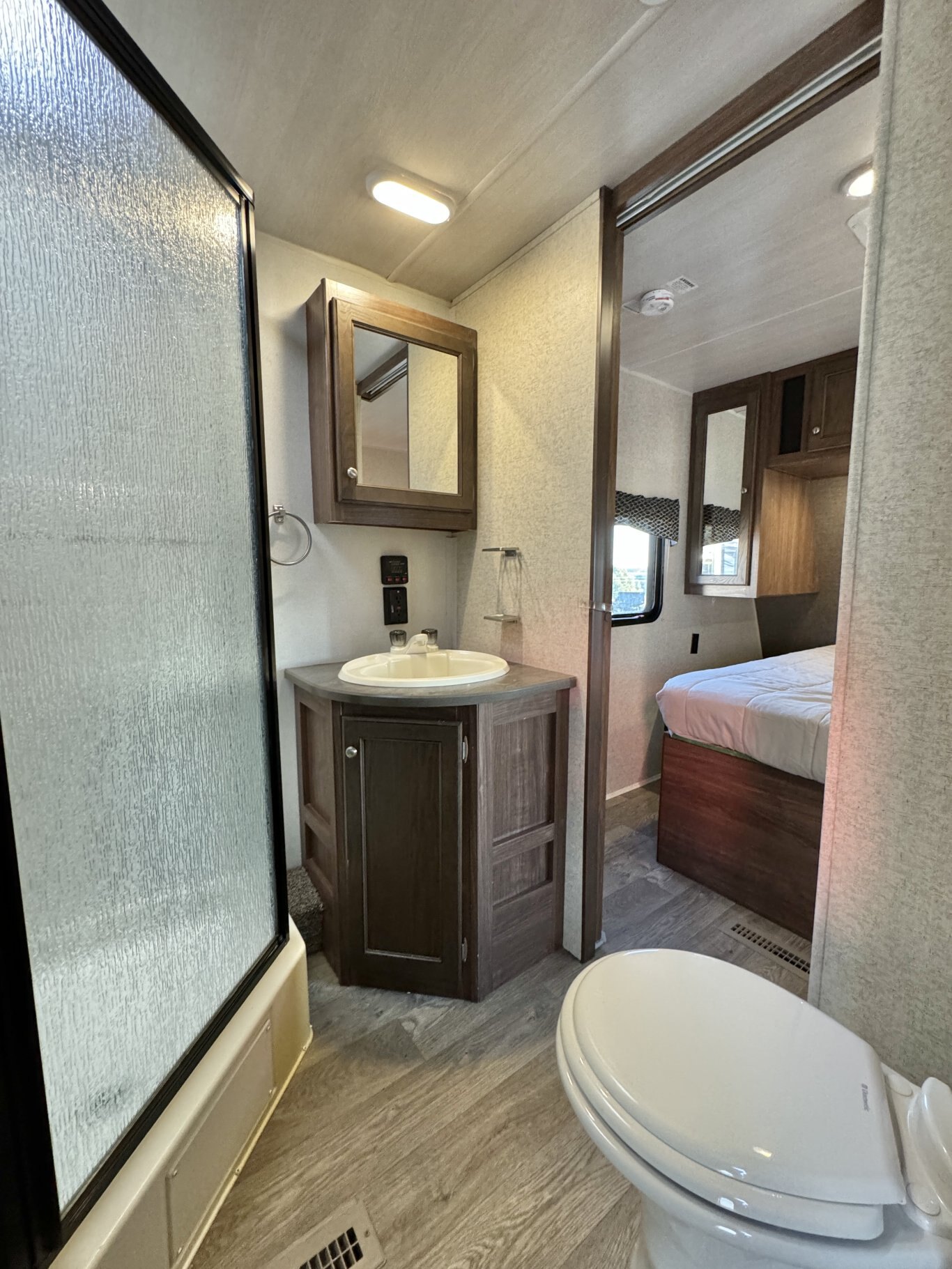 2018 Prowler 30P RLS Travel Trailer