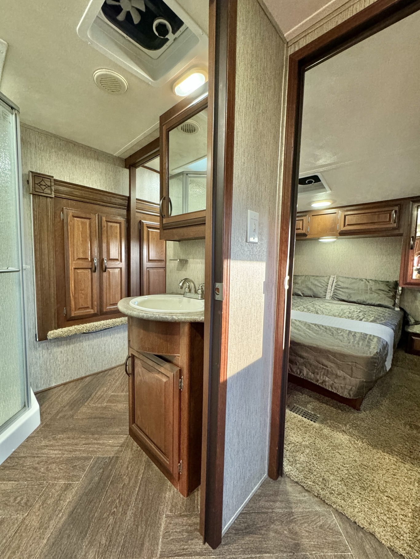 2015 Sabre 322BHTS Fifth Wheel