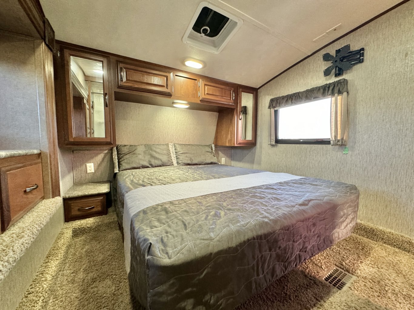 2015 Sabre 322BHTS Fifth Wheel