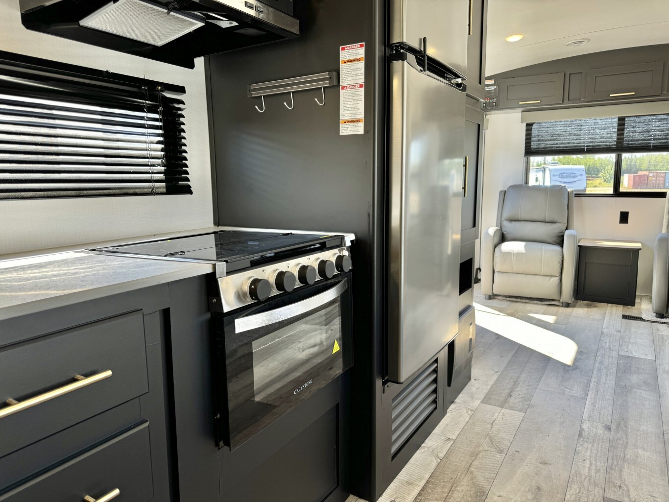 2022 Springdale 285TL Travel Trailer