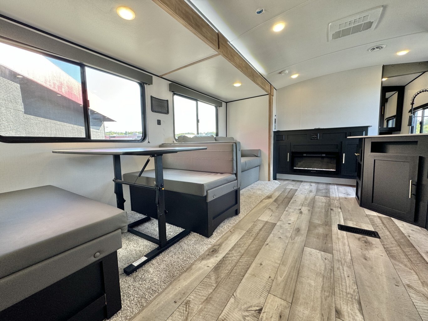 2023 Springdale 298BH Travel Trailer