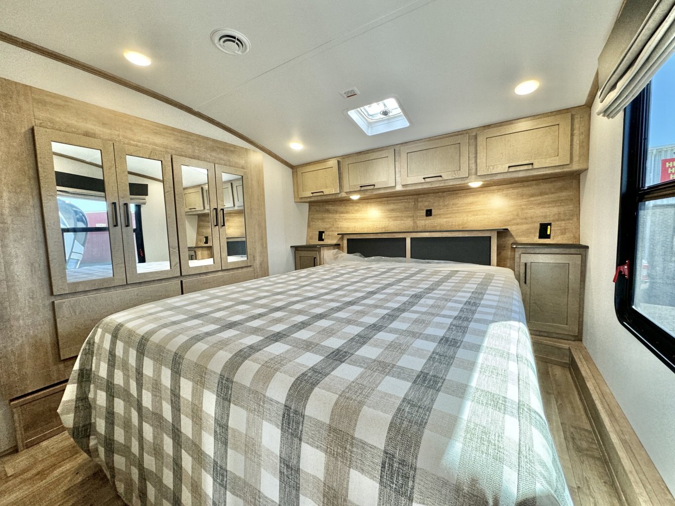 2023 Arcadia Super Lite 248SLRE Fifth Wheel