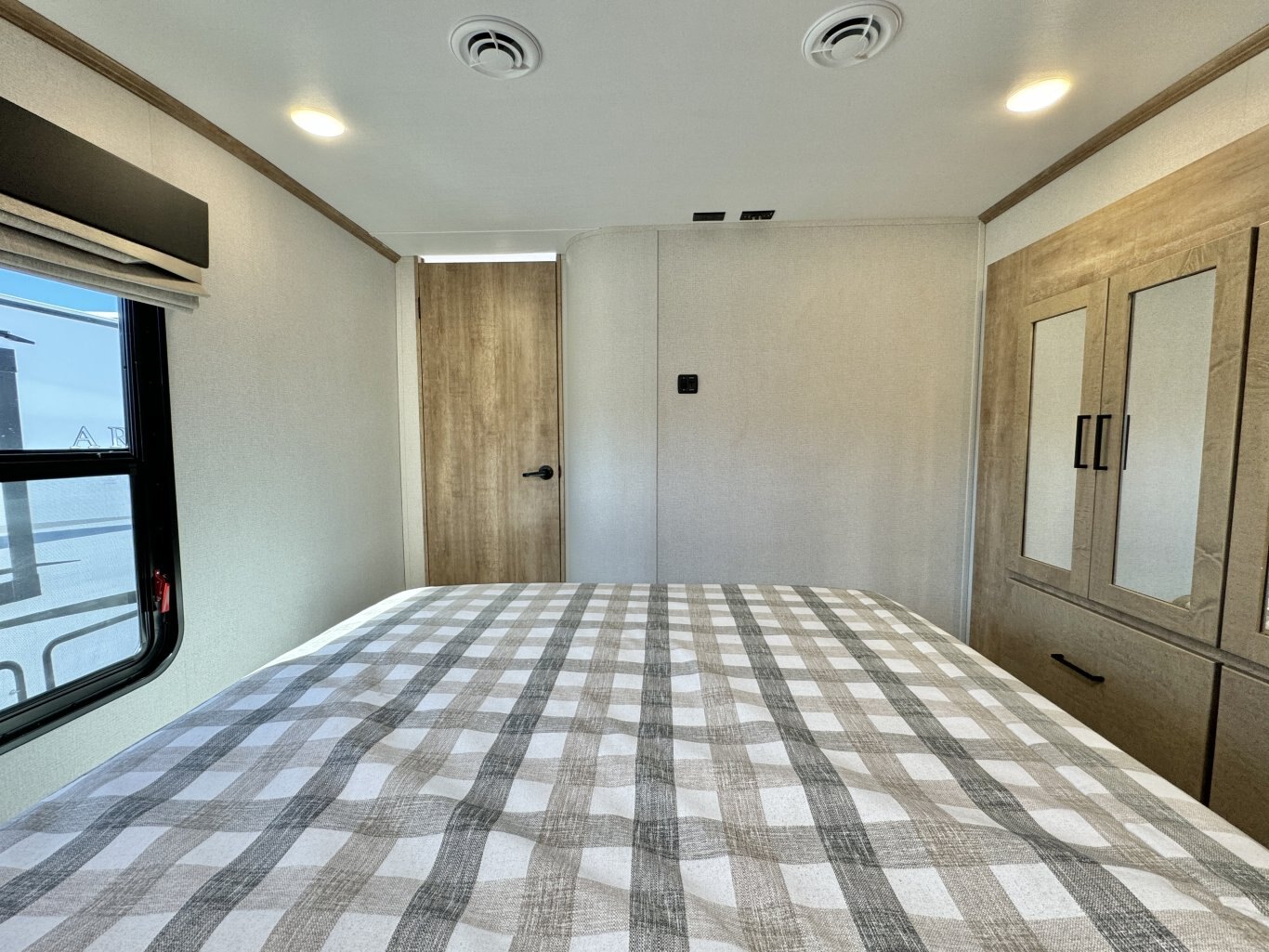 2023 Arcadia Super Lite 248SLRE Fifth Wheel