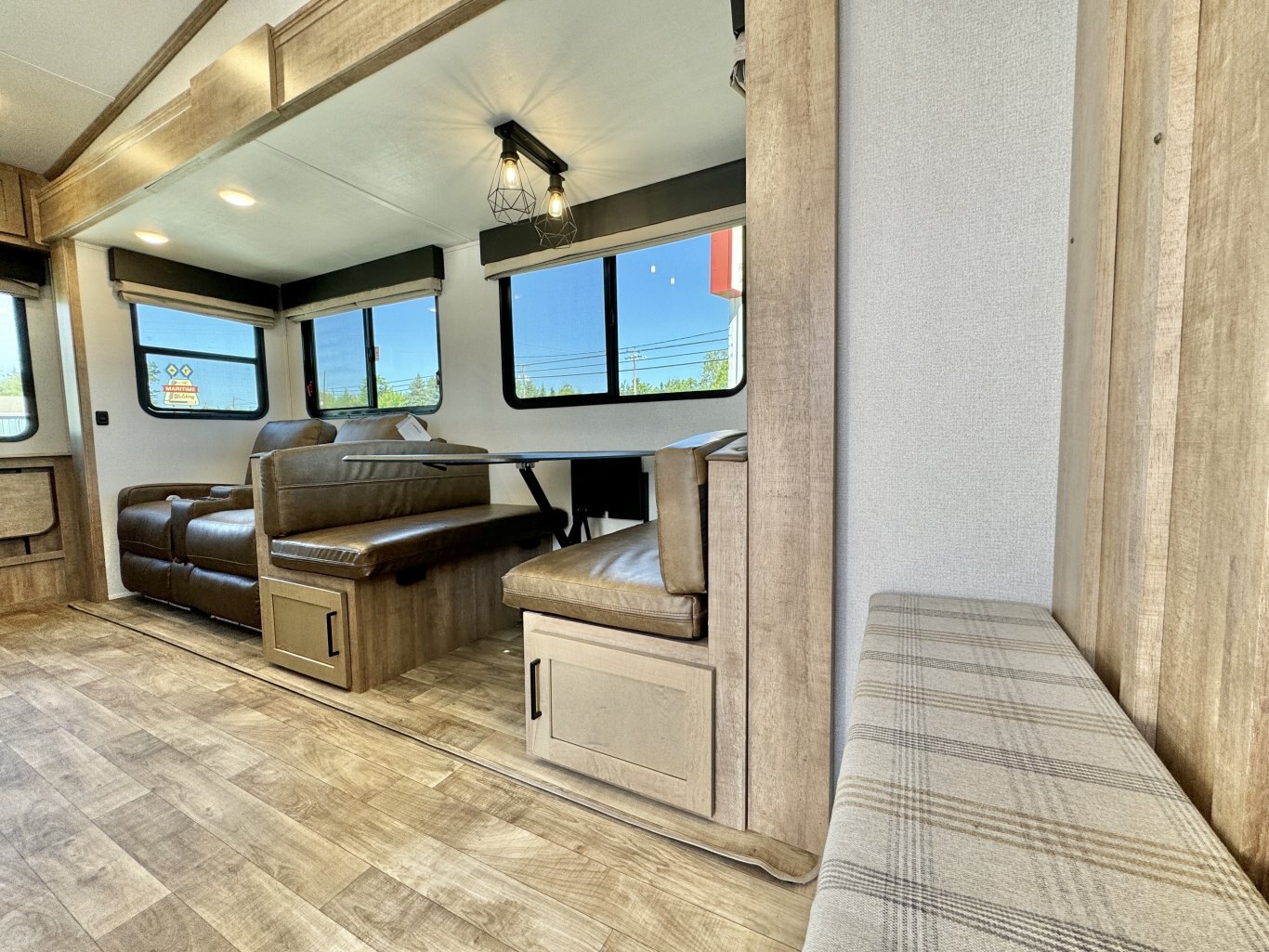 2023 Arcadia Super Lite 248SLRE Fifth Wheel