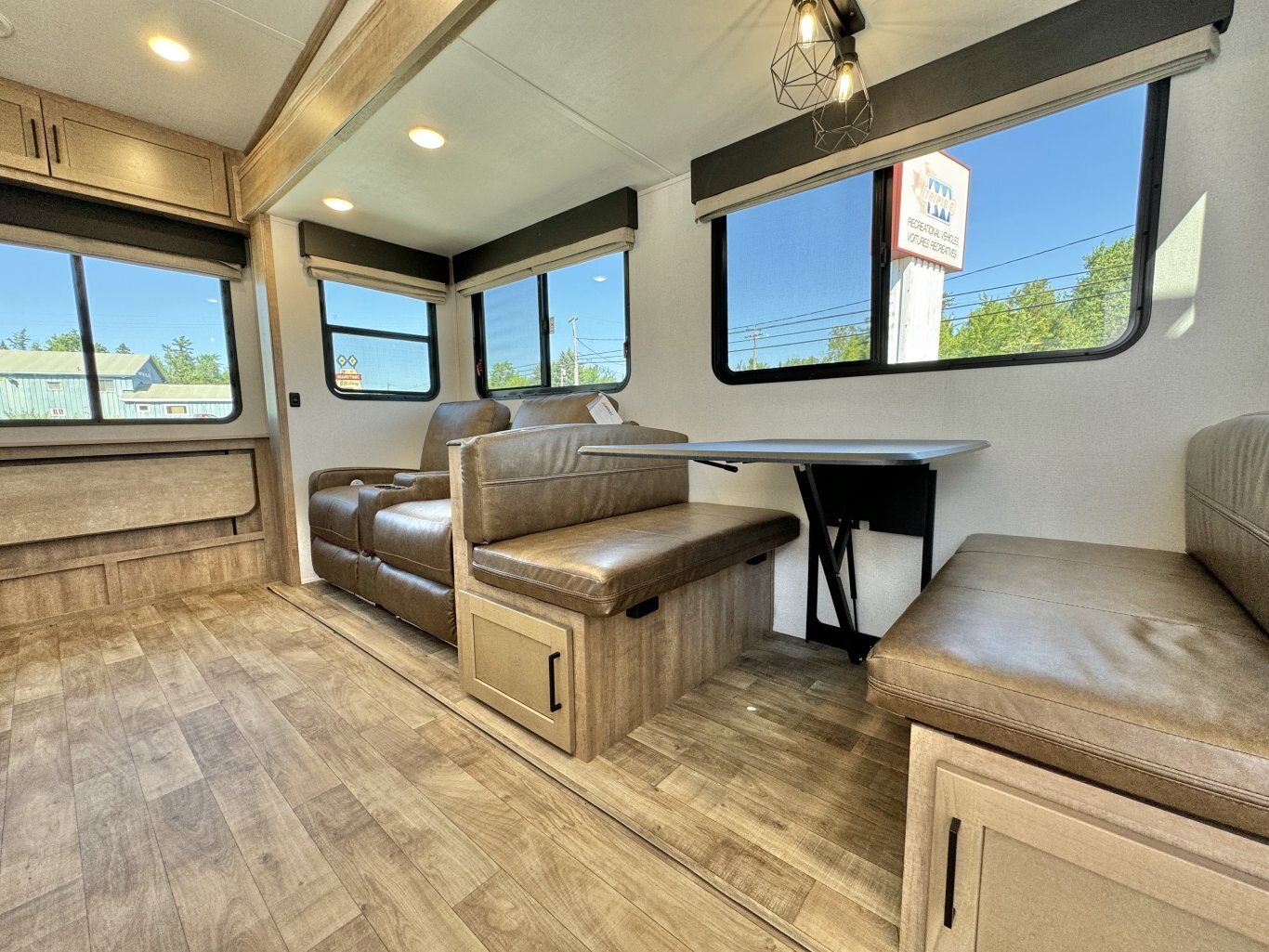 2023 Arcadia Super Lite 248SLRE Fifth Wheel