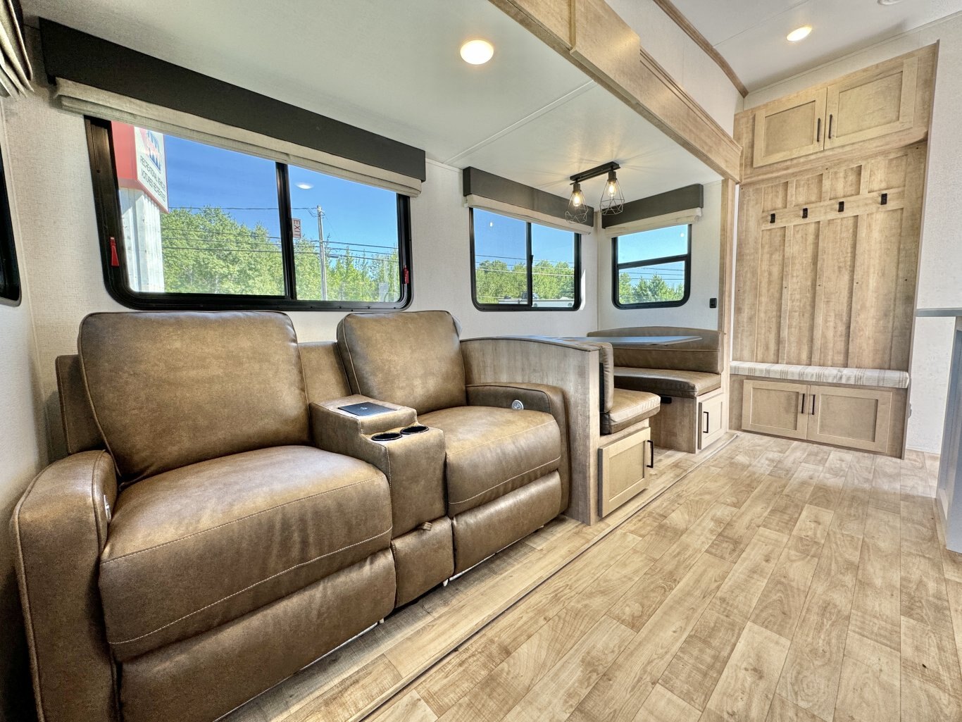 2023 Arcadia Super Lite 248SLRE Fifth Wheel